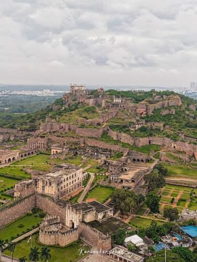 Places to Visit in Telangana - Golconda Fort & Qutb Shahi Tombs in Hyderabad
